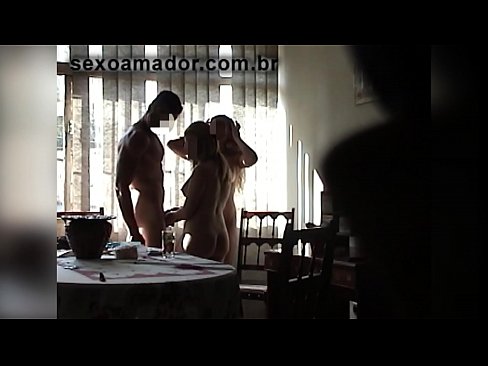 ❤️ Os amigos sexuais invitan a un home xigante e a un trío con el ️ Vídeo porno na pornografía gl.recetasketo.top ☑